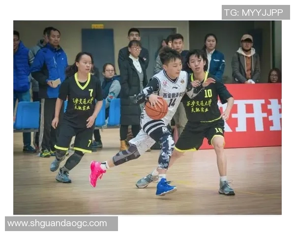 速写姚明头像展现巨人风采与篮球精神的艺术之旅