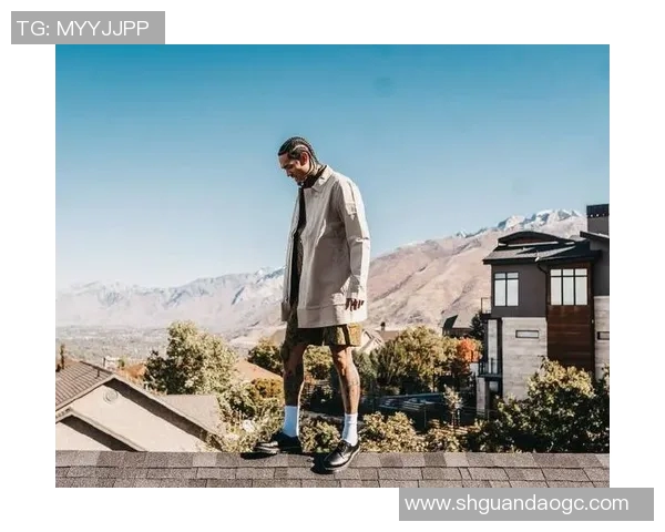 篮球明星潮男的时尚风格与运动精神完美结合的魅力探秘